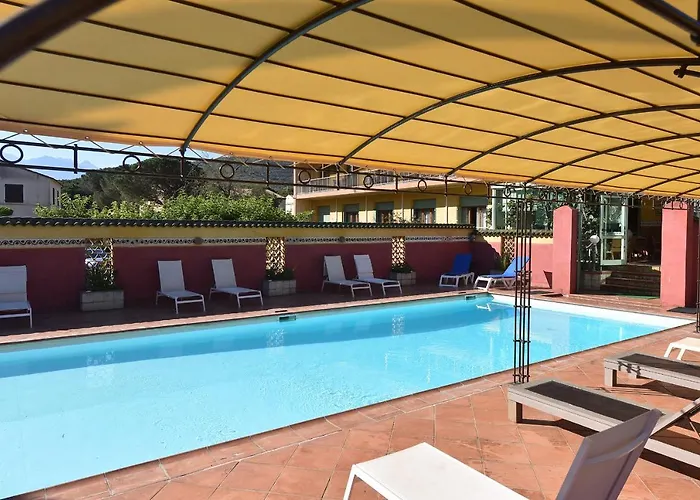 Hotel Cyrnea