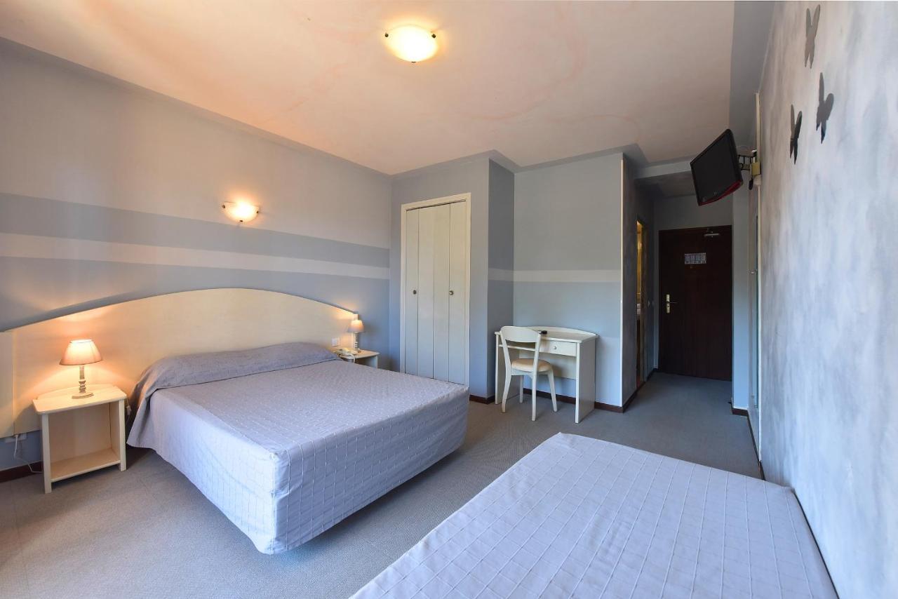 Hotel Cyrnea 3*