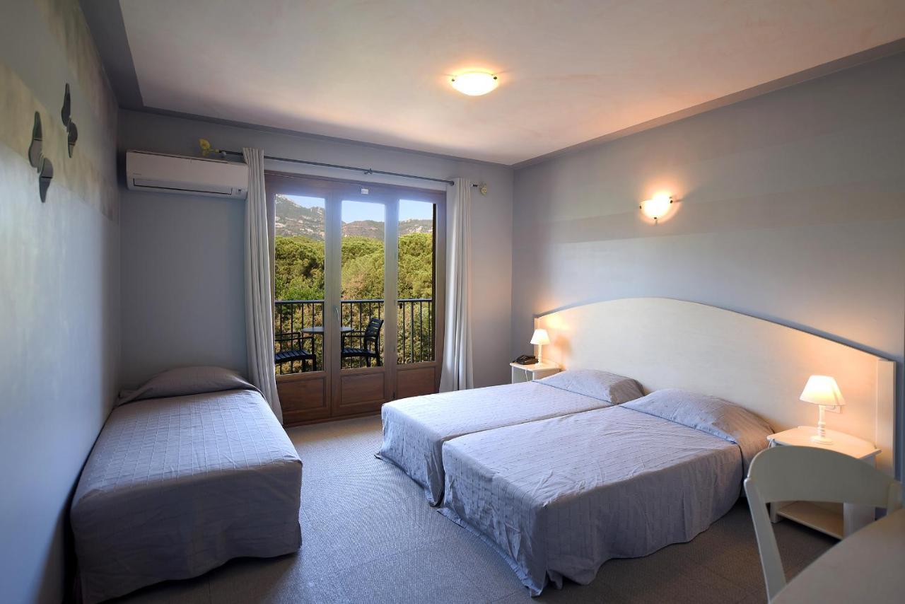 Cyrnea Hotel 3*